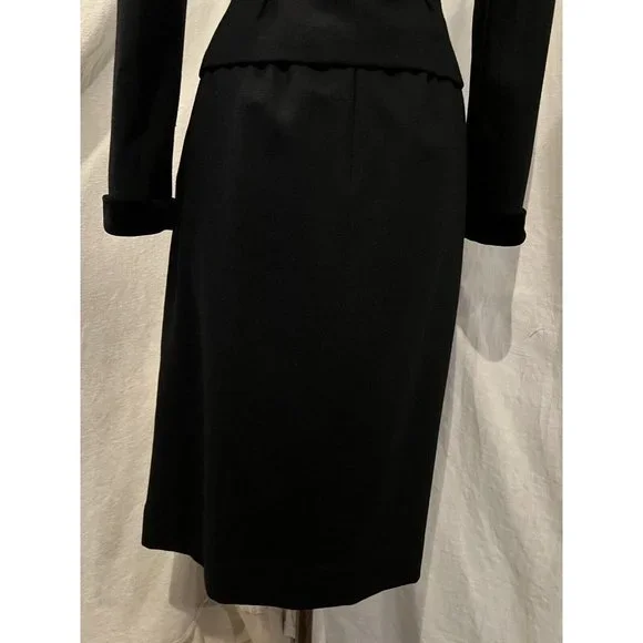 Sophisticated Black Skirt Set - Picture 11 of 16